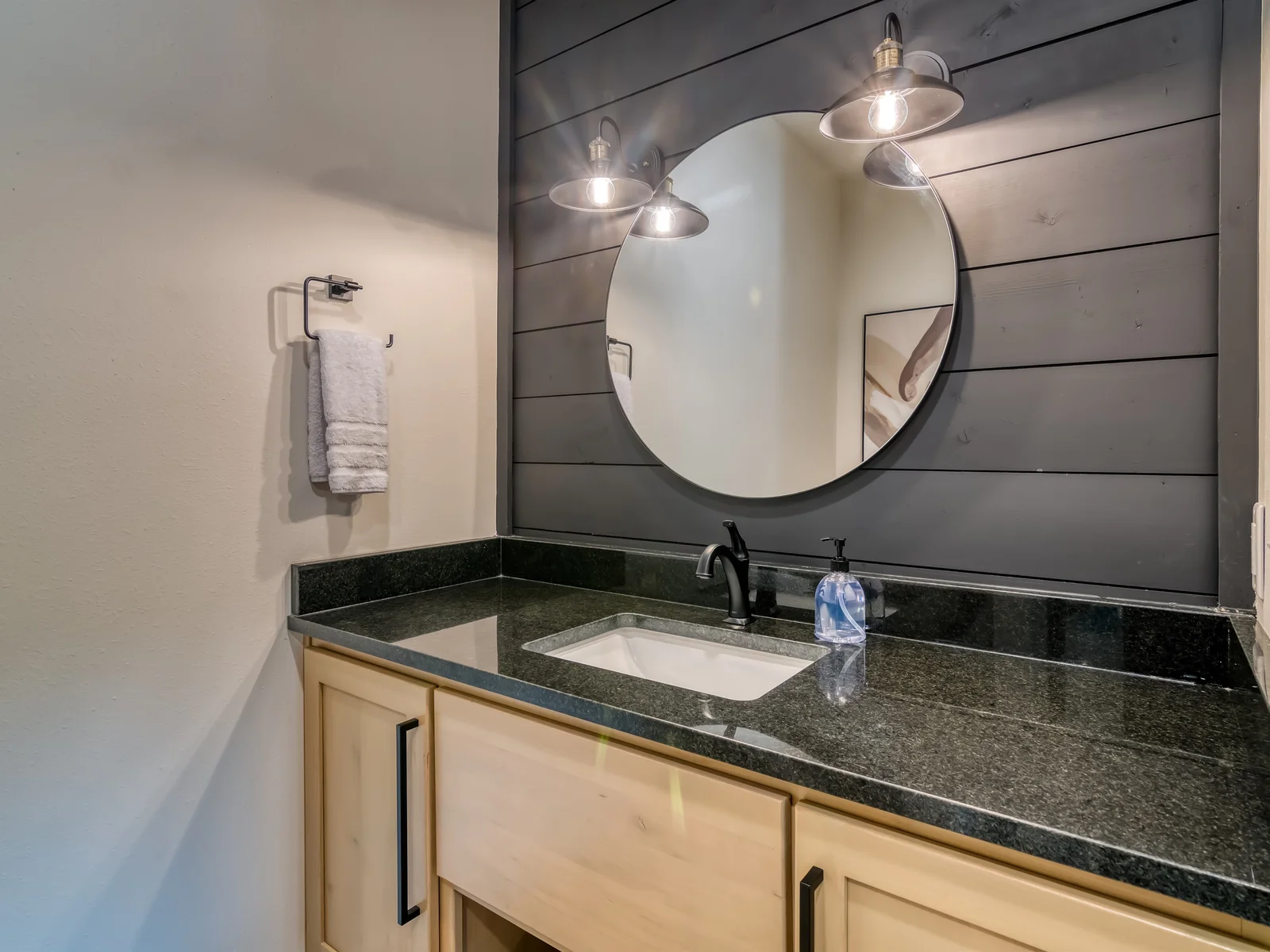King #1 bathroom