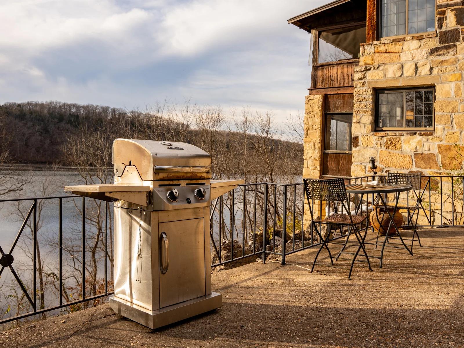 Grill, chill, and soak in the lake views