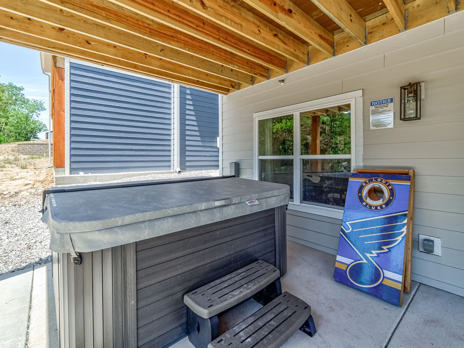 Private hot tub