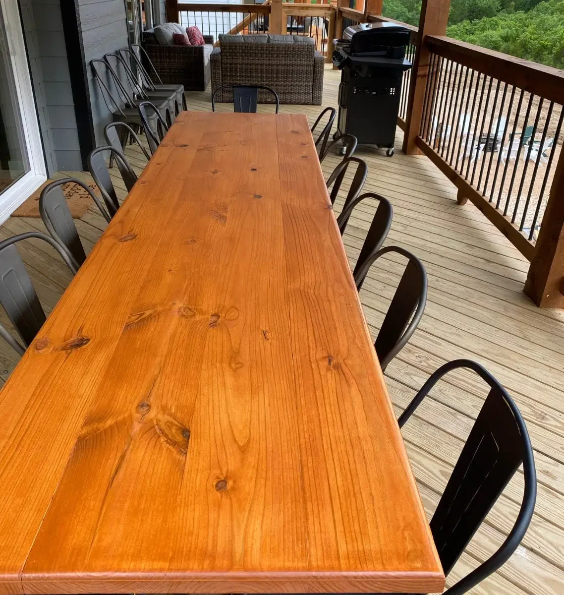 Lots of outdoor seating options