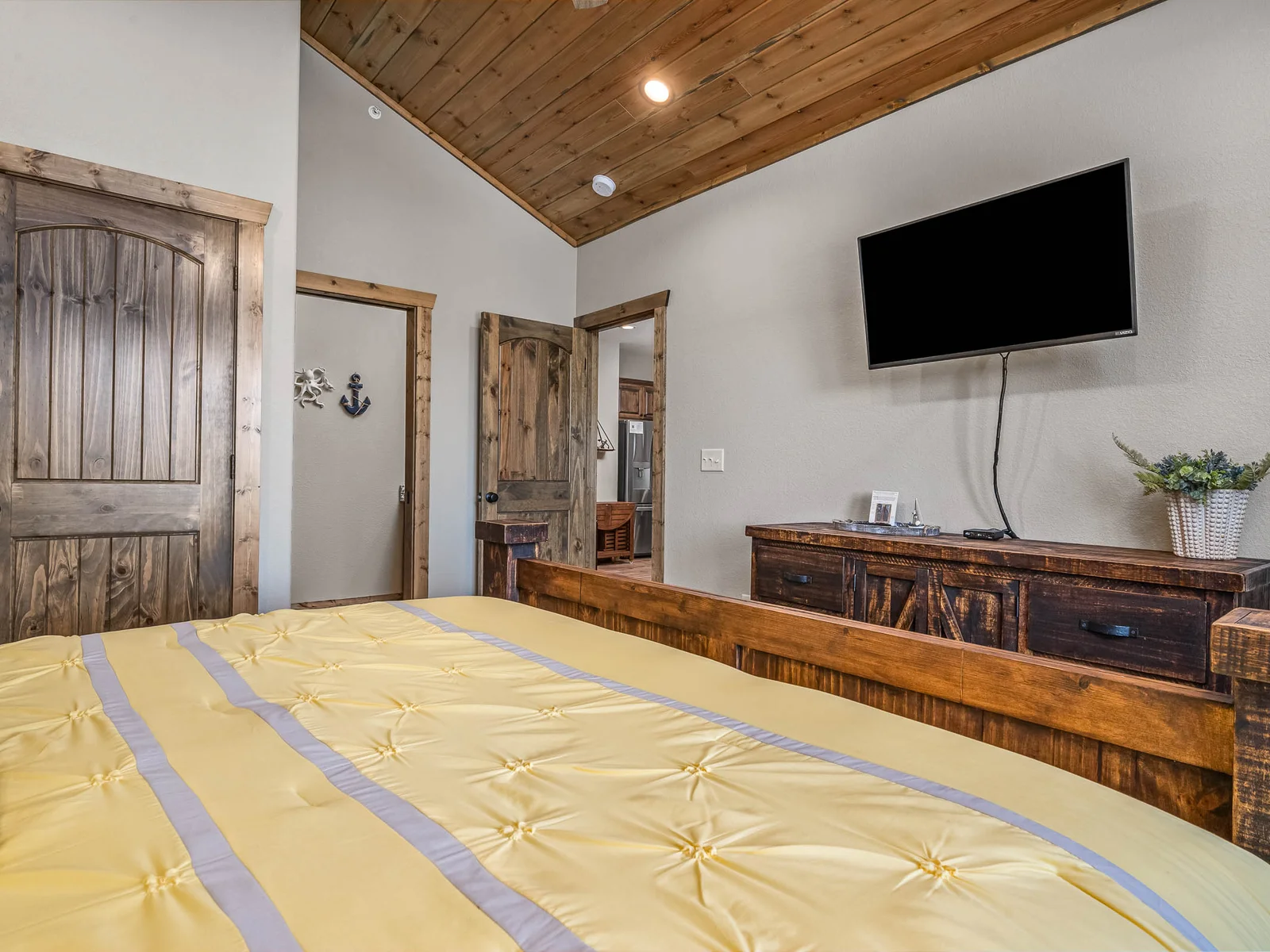 King bedroom #1