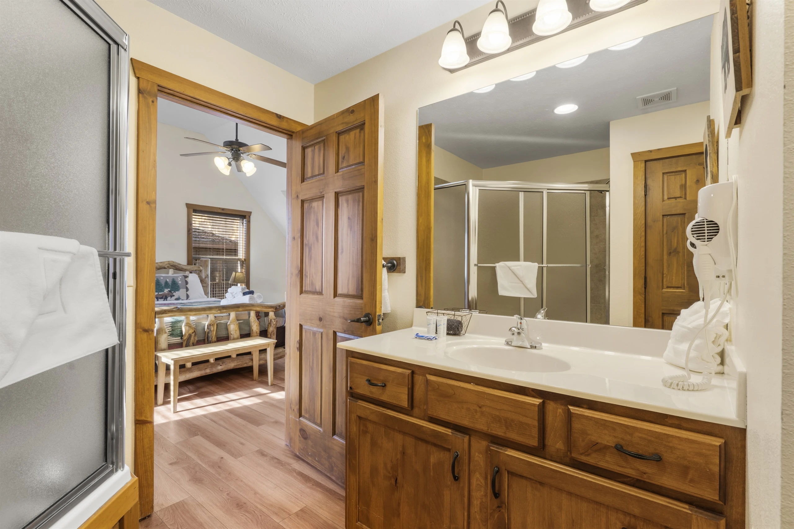 Ensuite Bathroom 4