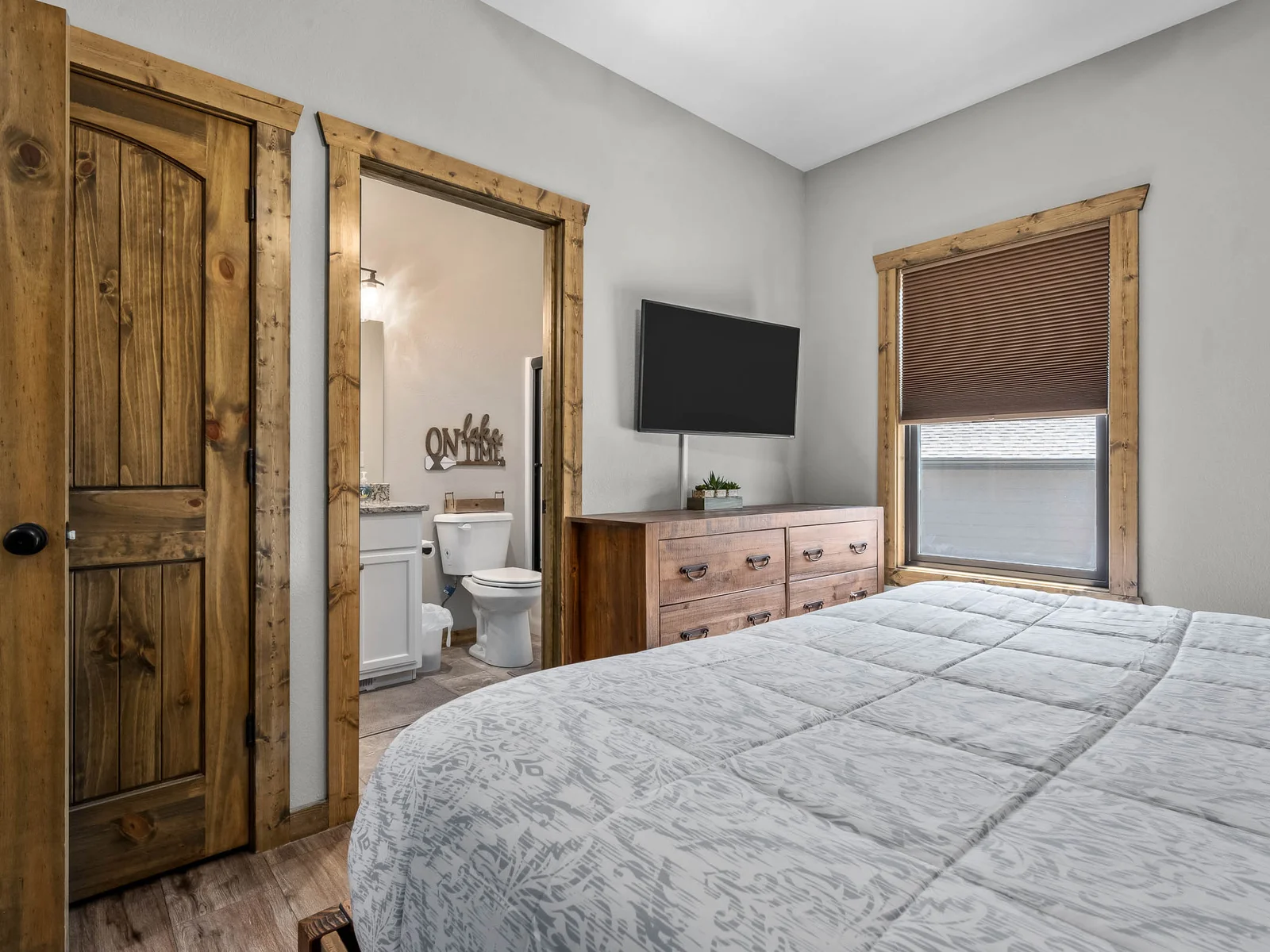 Upper level King bedroom #2 with ensuite bath