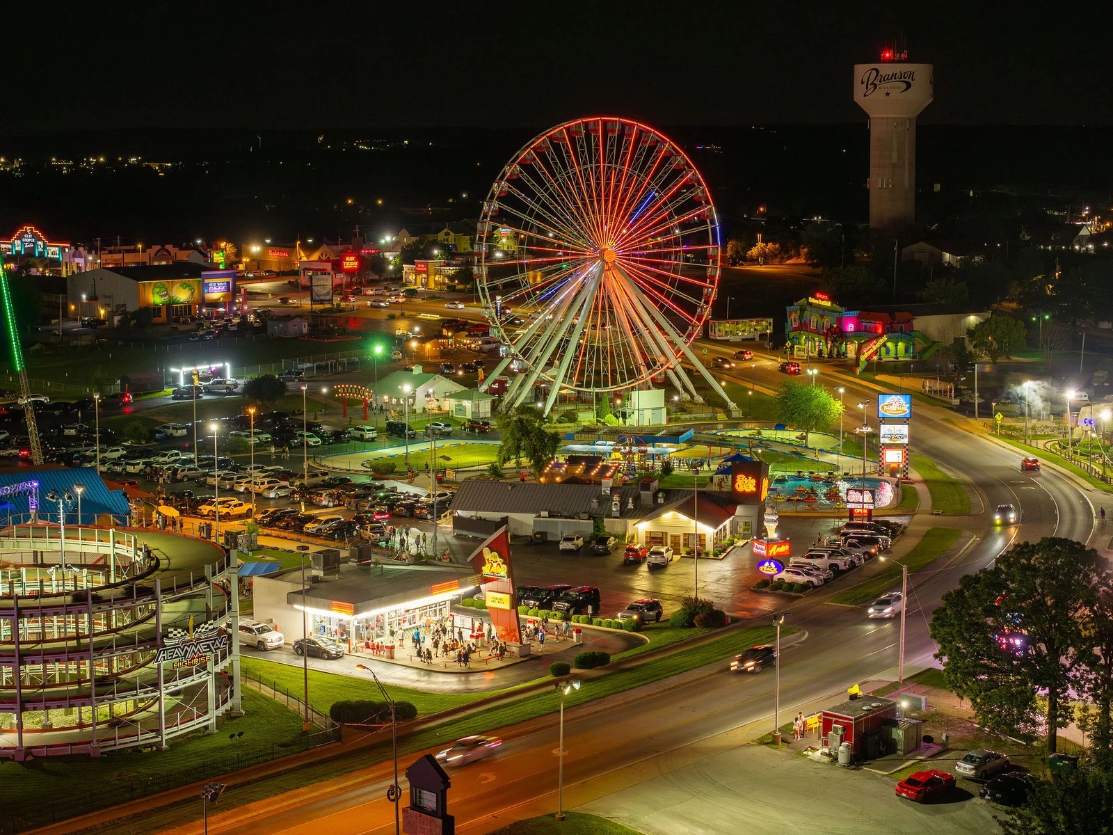 The wonderful 76 strip of Branson always has a place to eat and something to do!