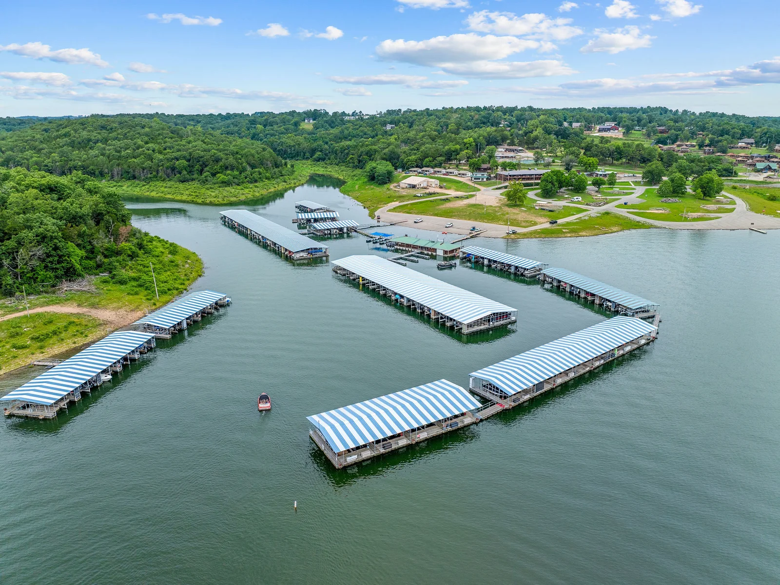 The marina next door has boat slips and lake access — bring your own boat or rent one here if you want to get out on the water.