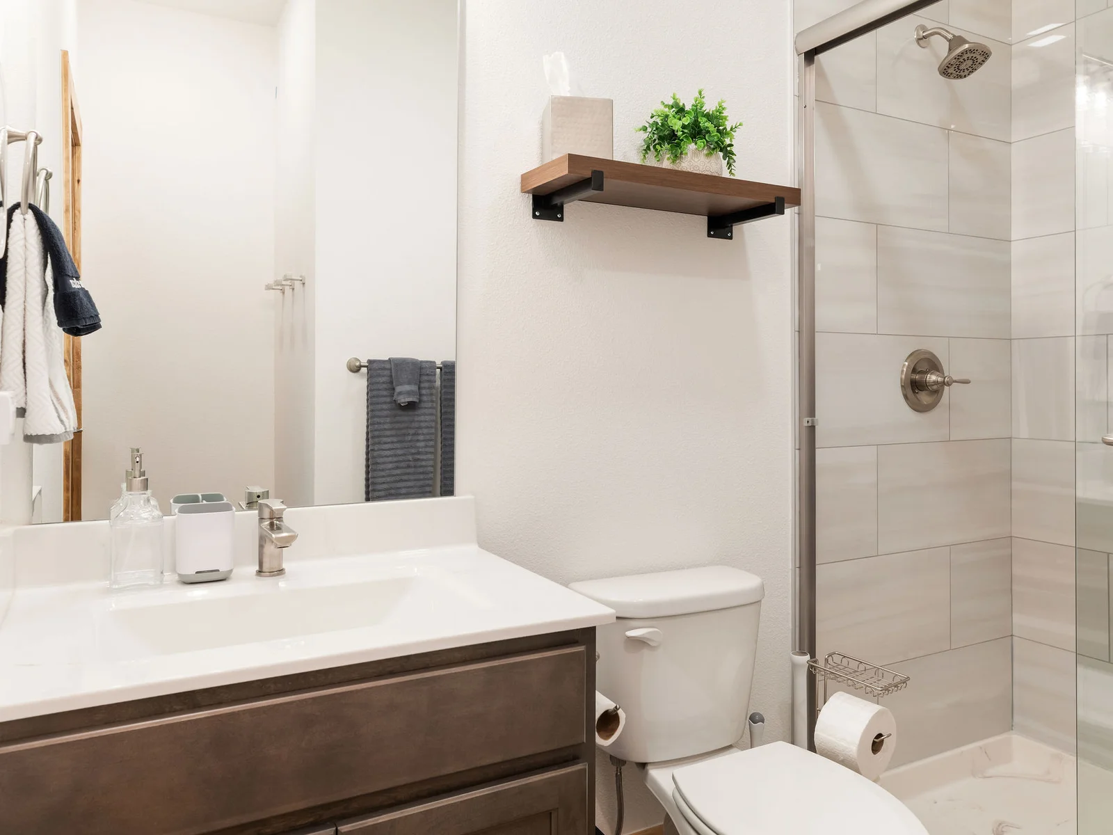 King bed #4 ensuite bath
