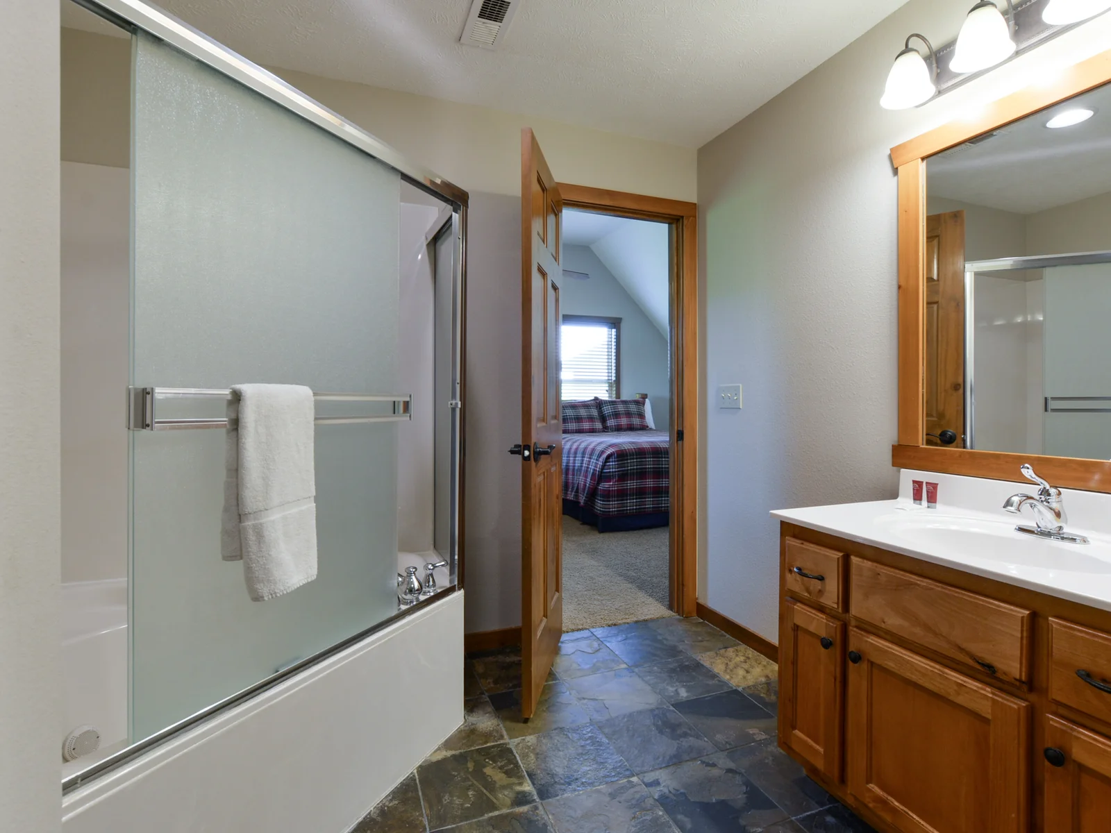www.VanessasVacationHomes.com