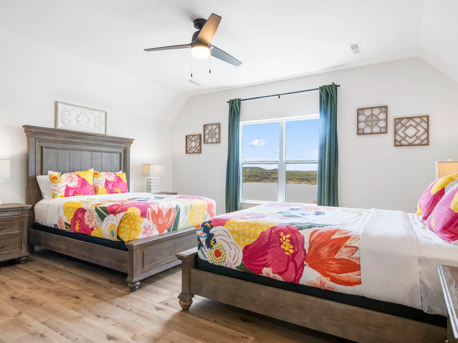 Upper level queen bedroom with ensuite bathroom-sleeps 4