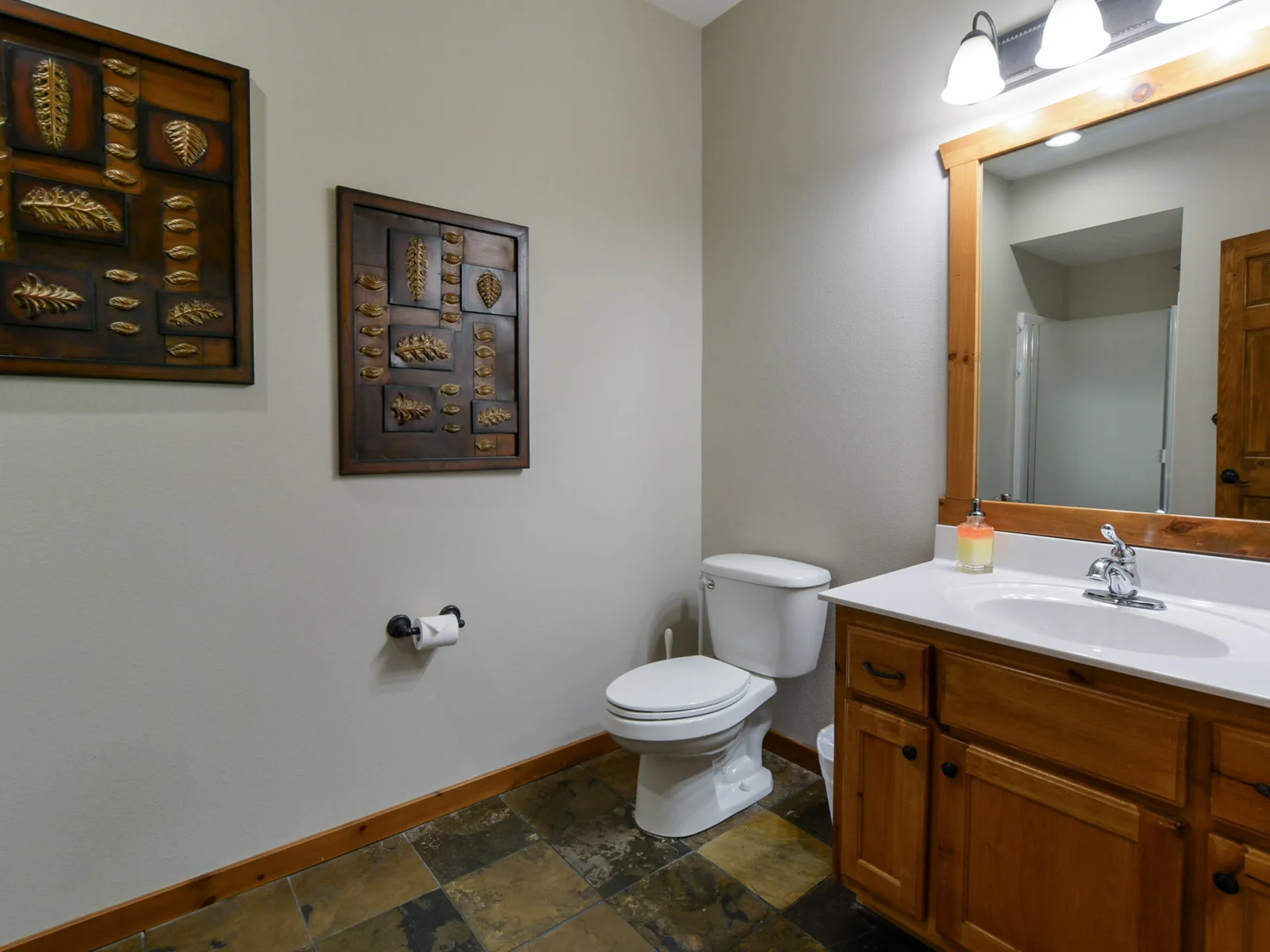 www.VanessasVacationHomes.com