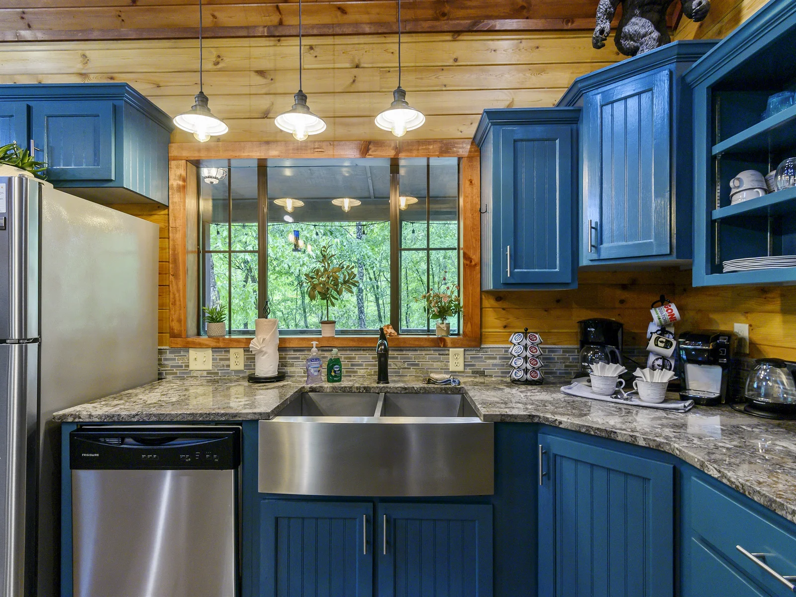 Kitchen Loaded with Everything You Need to Cook and Dine