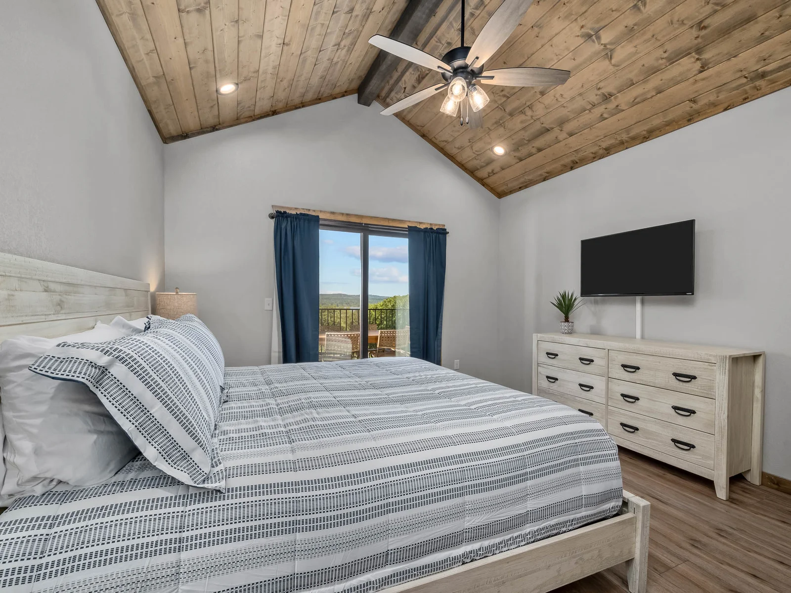 Upper level King bedroom #1 with ensuite bathroom
