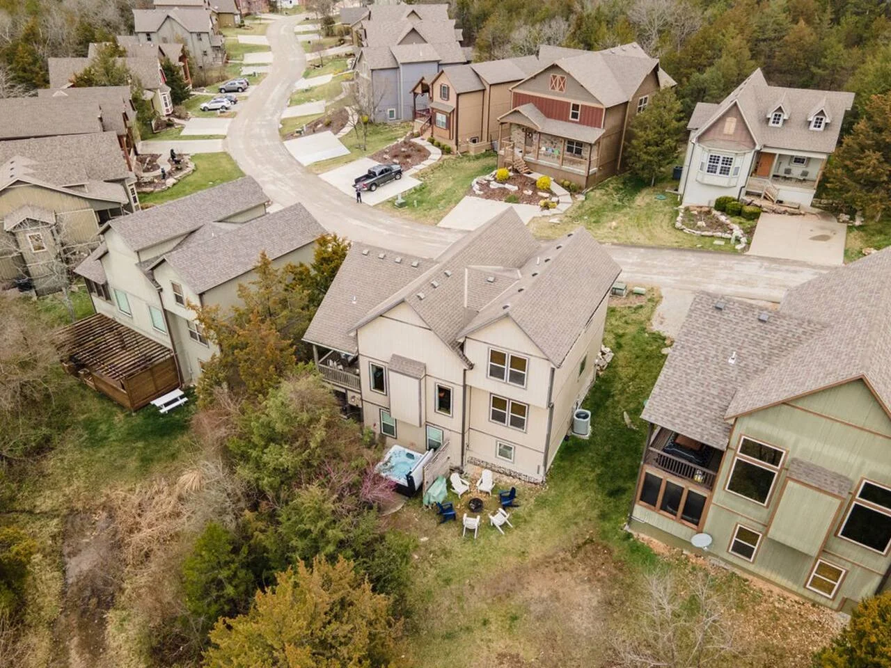 From outside to inside: our house beckons you with open arms