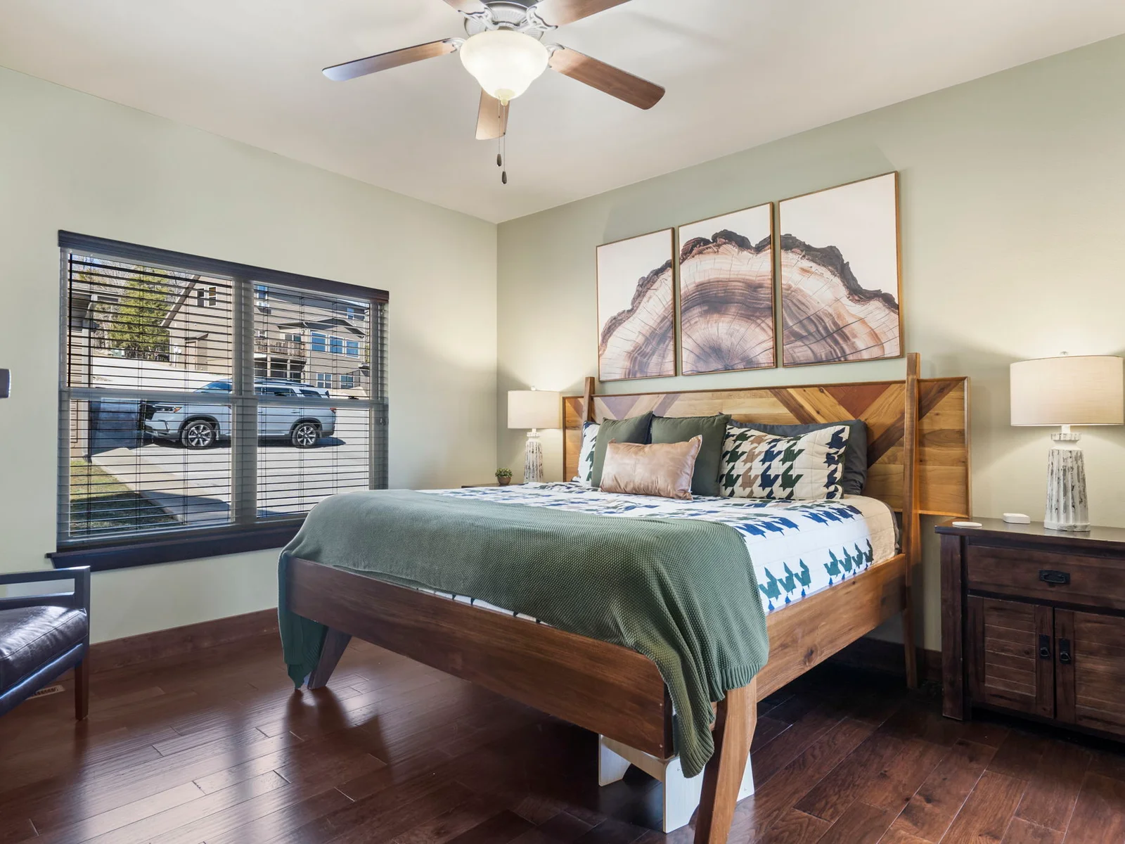 King Bedroom #1 w/ ensuite bath