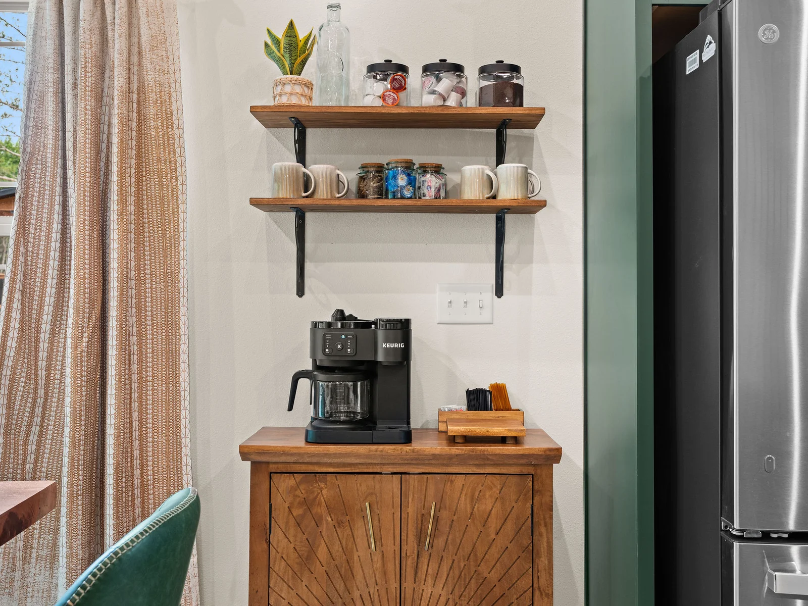 Coffee & Tea Bar w/ Keurig Duo