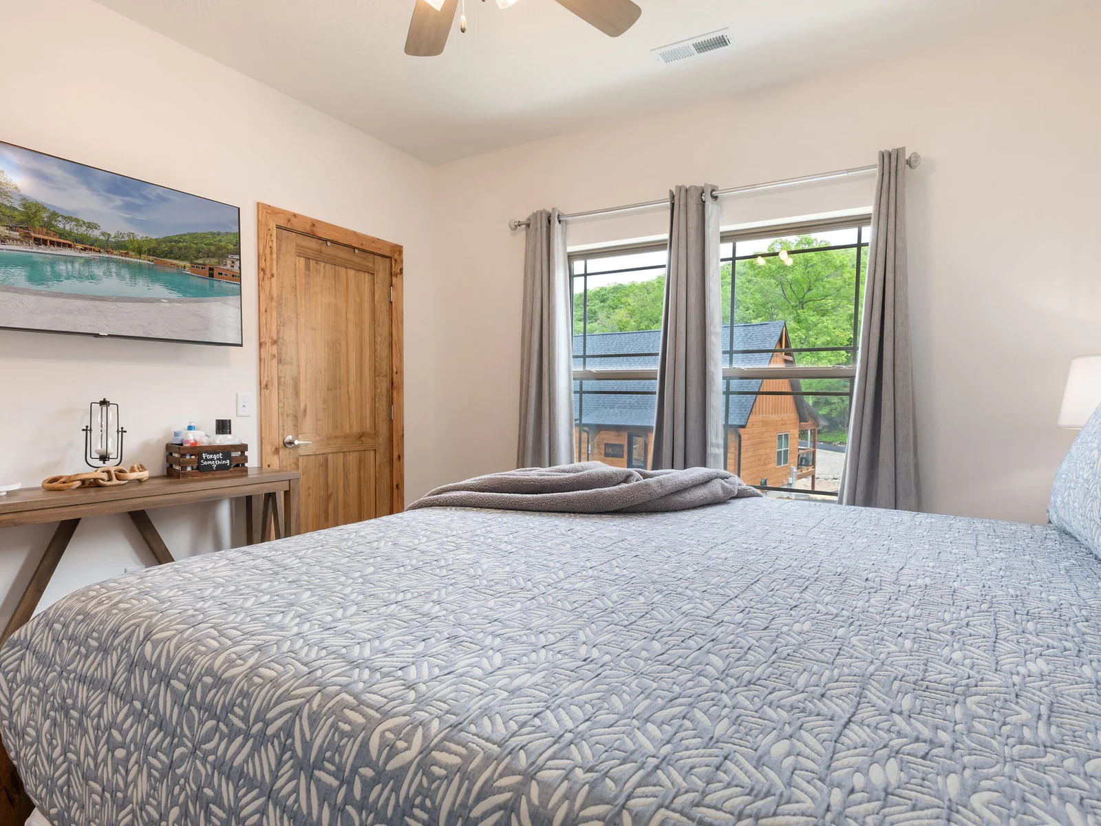 King bedroom #1