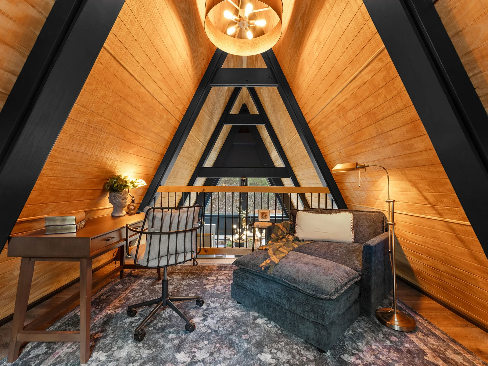 Loft space boosts dedicated work space