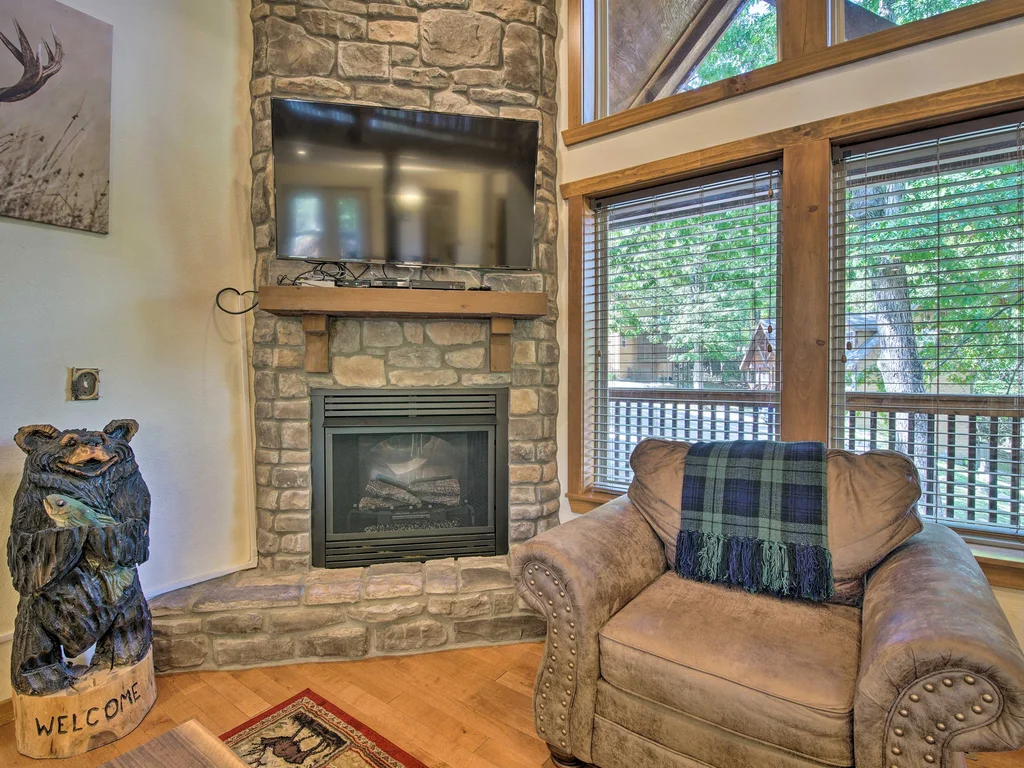 Rustic River Lodge (2 Bedroom)