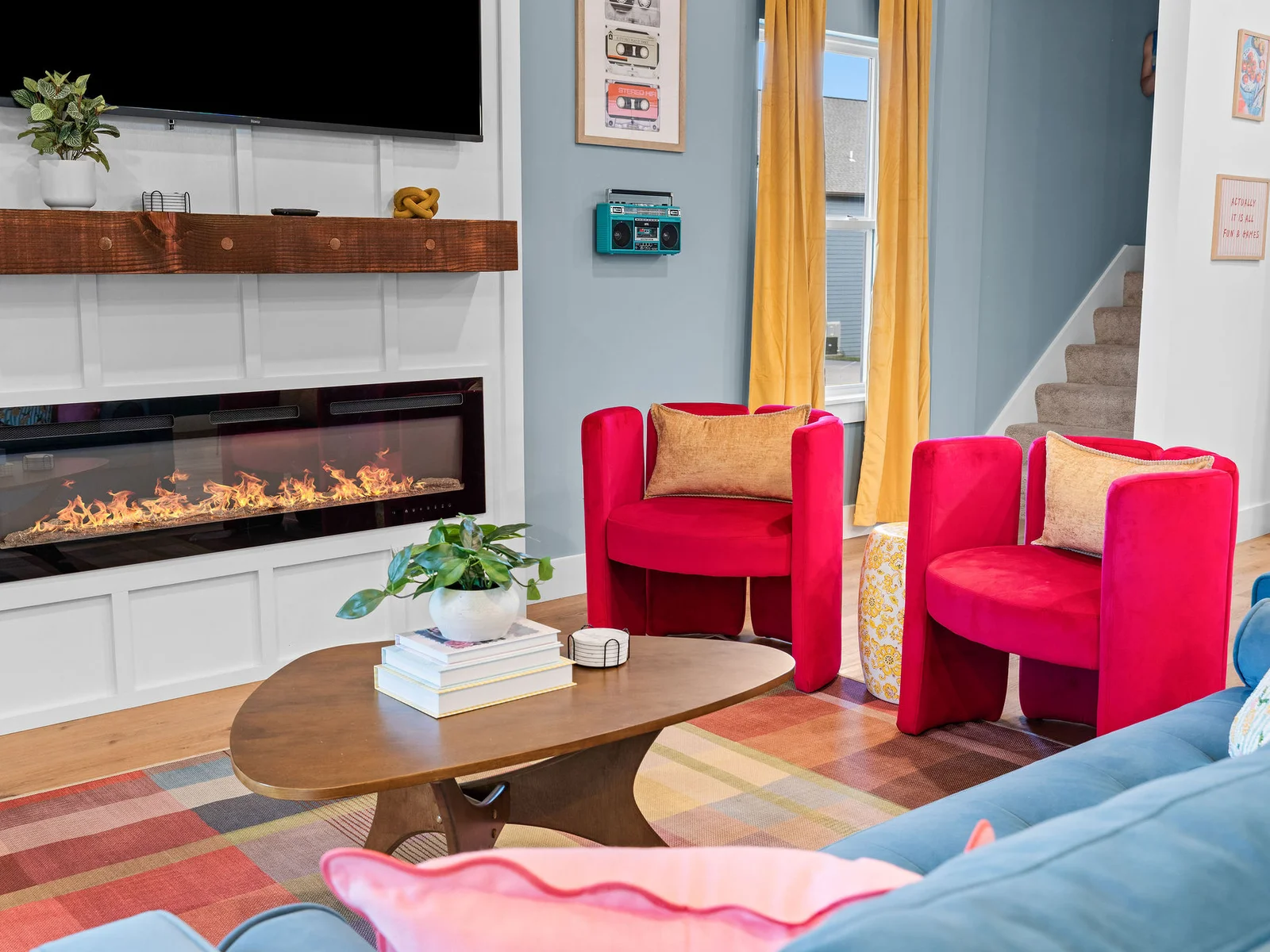 Designed for downtime—relax, recharge, and enjoy the stay. 🛋️☕