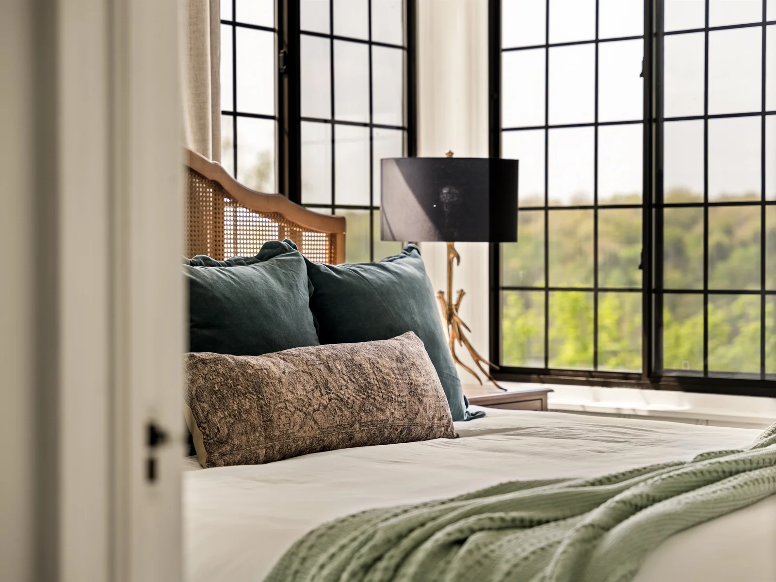 Wake up to peaceful lake views