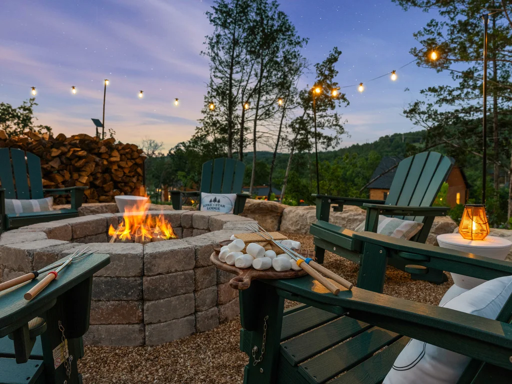 Lone Star Lodge in Hollister, MO