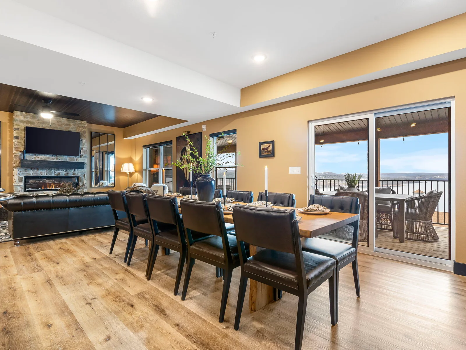 Sliding door out to back patio overlooking the lake