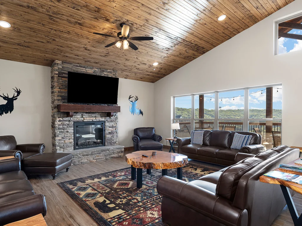 Rustic Elm Lodge (4 Bedroom)