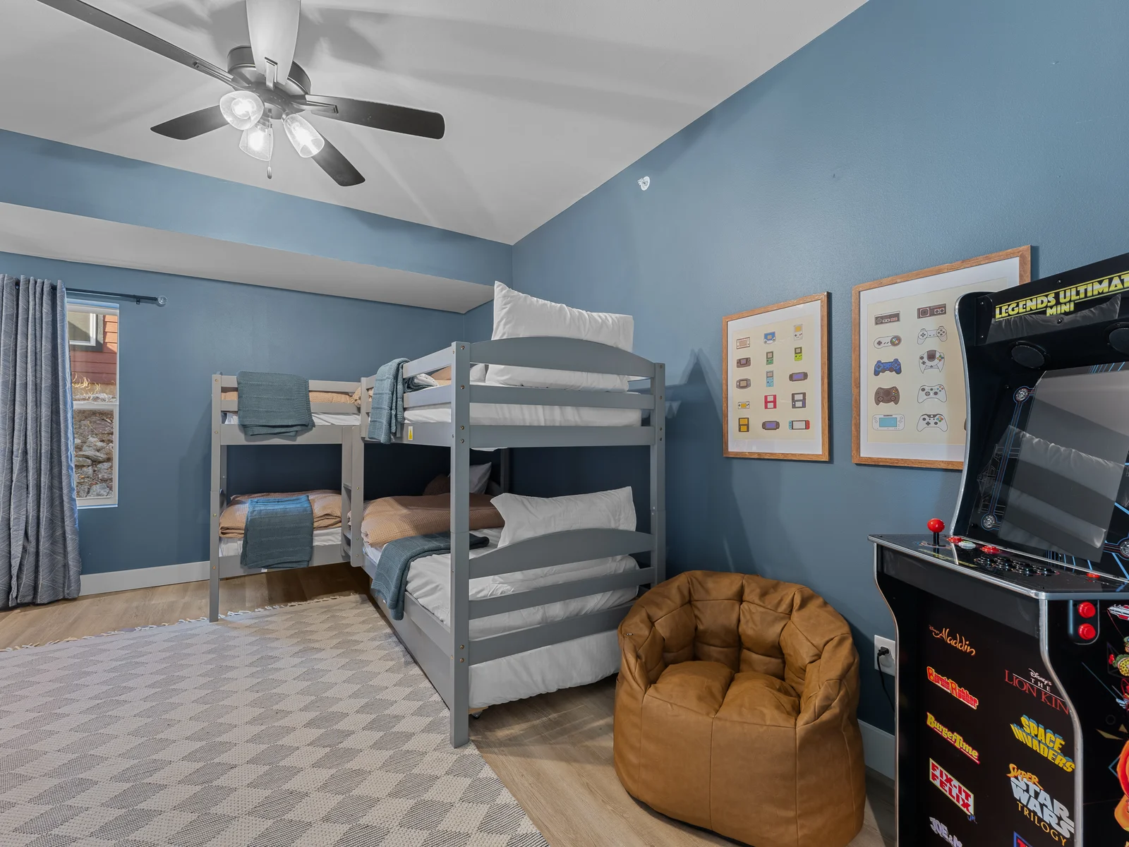 Bunk Room: Dual bunk beds and arcade fun for endless adventures in Branson!