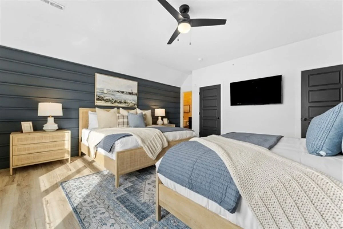Upperl level double king bedroom #2 w/ ensuite bath