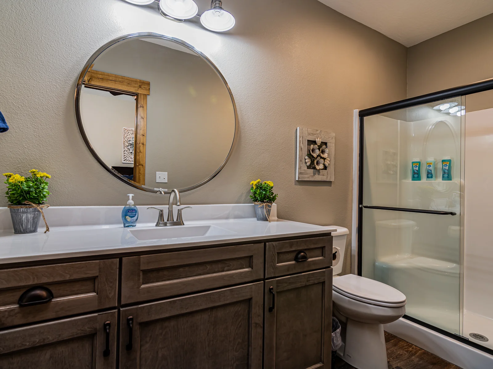 Spacious bathrooms!!!