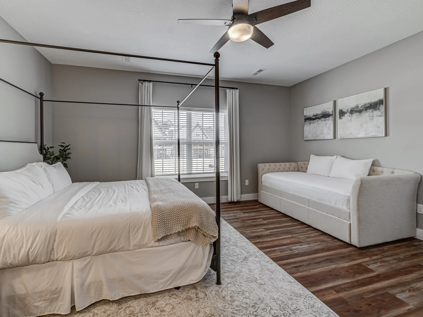 Upper level King #4 with daybed and trundle and ensuite bathroom