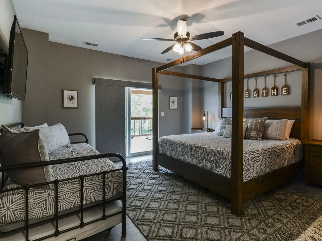 Upstairs King suite 1 with day bed & private balcony