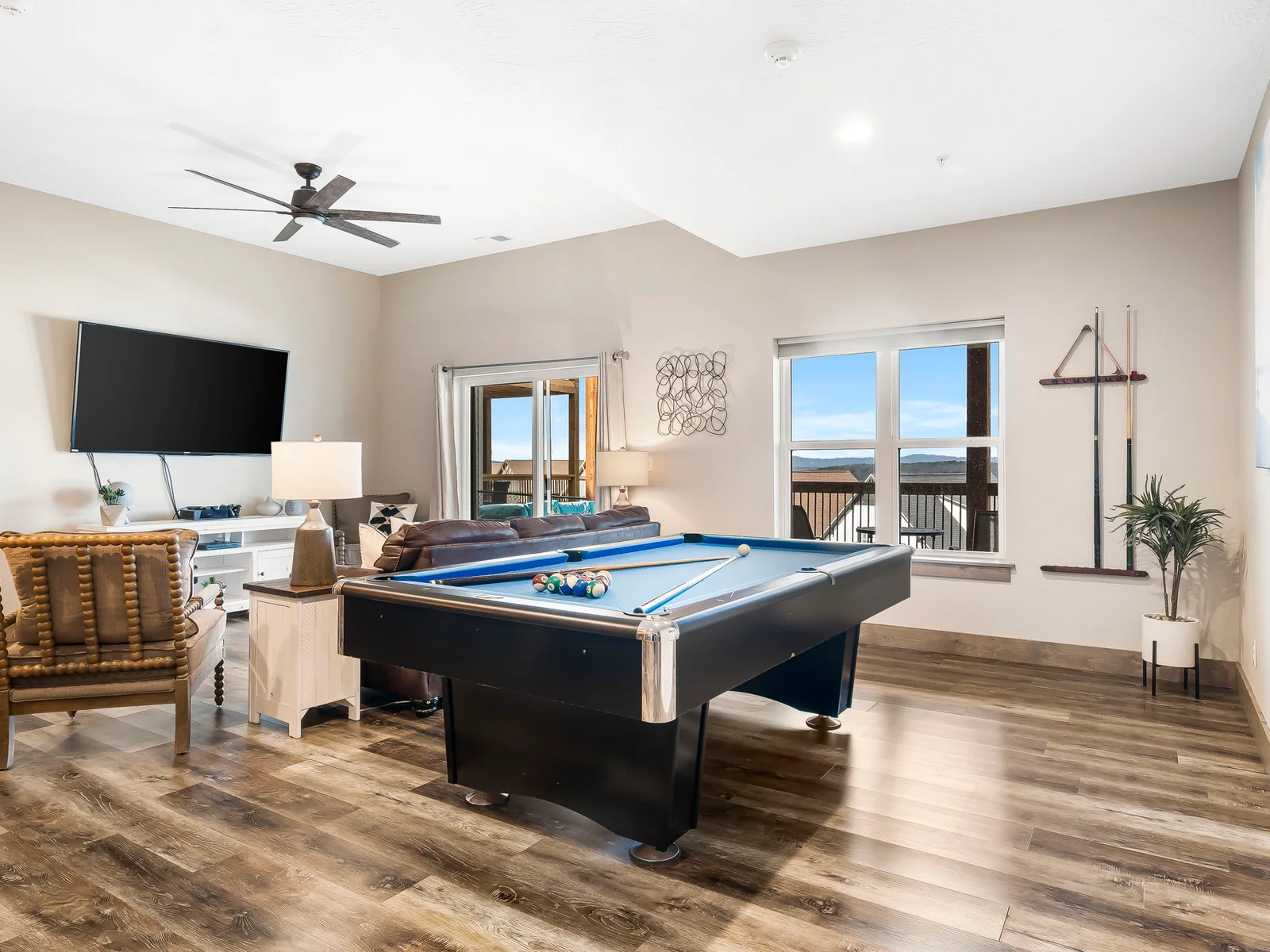 Lower gaming area with large TV