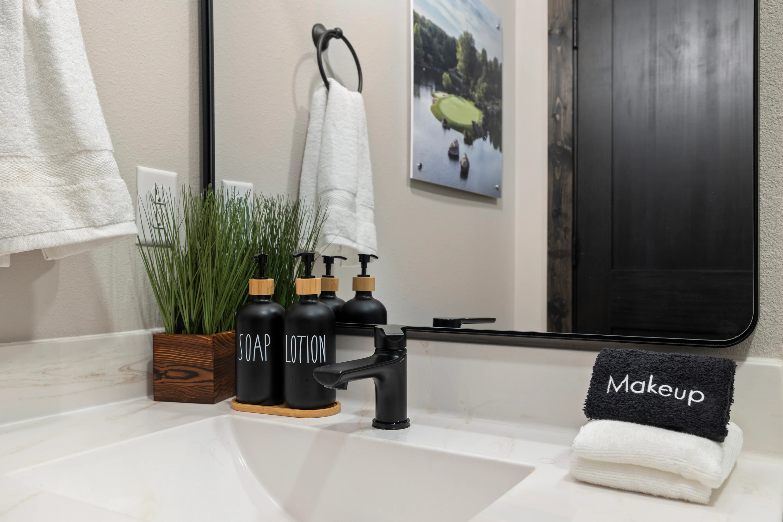 Fresh towels, a walk-in shower, and a tidy ensuite all to yourself.