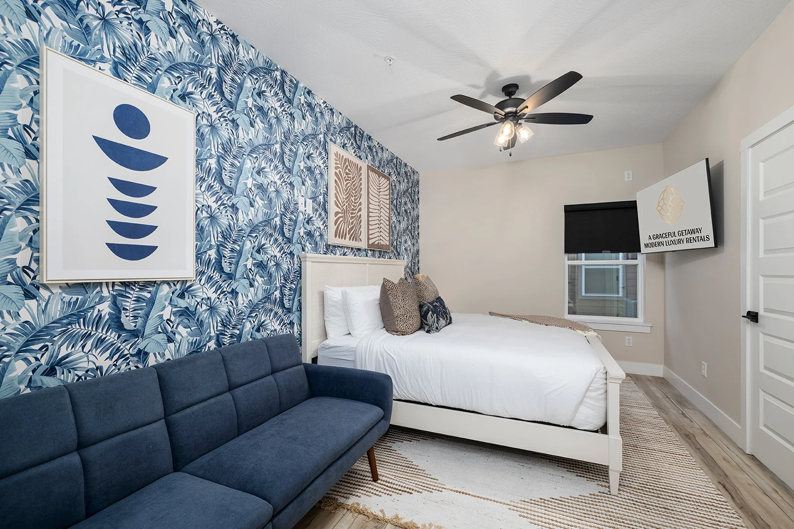 Lower level King bed & futon w/ ensuite bath
