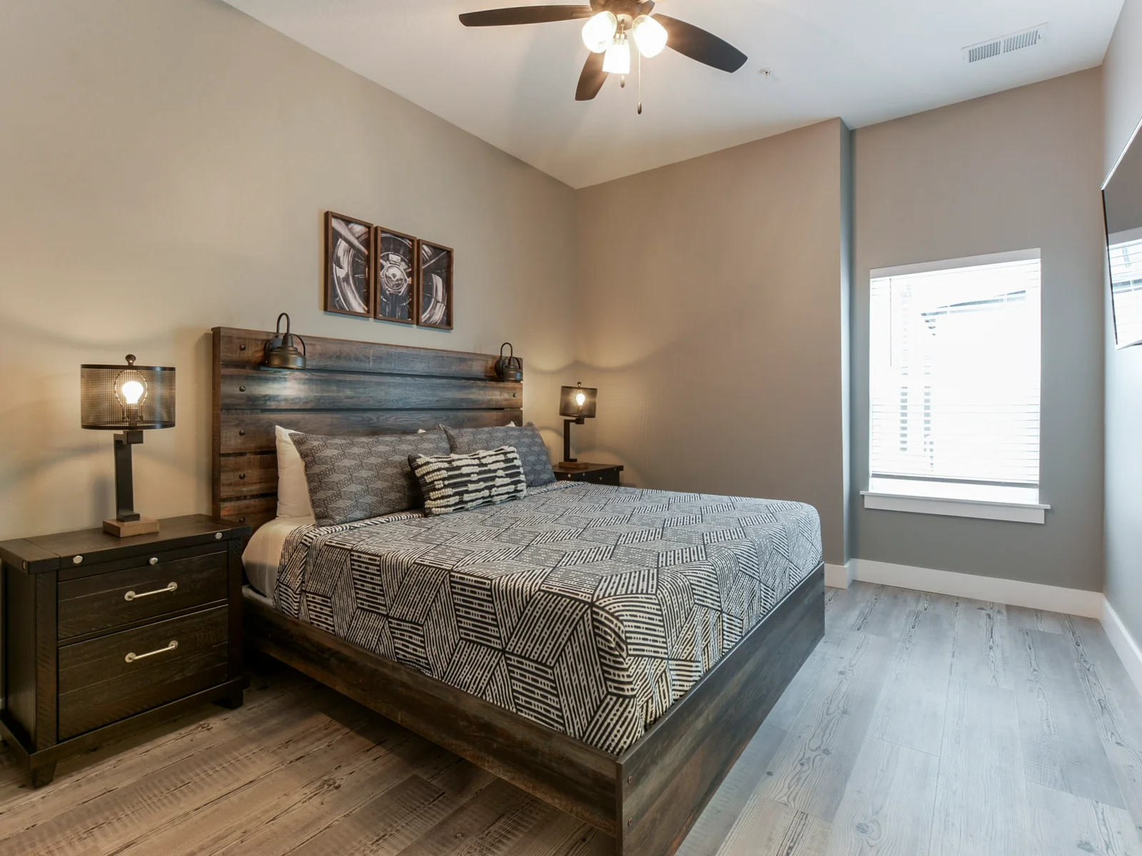 Cozy king suite