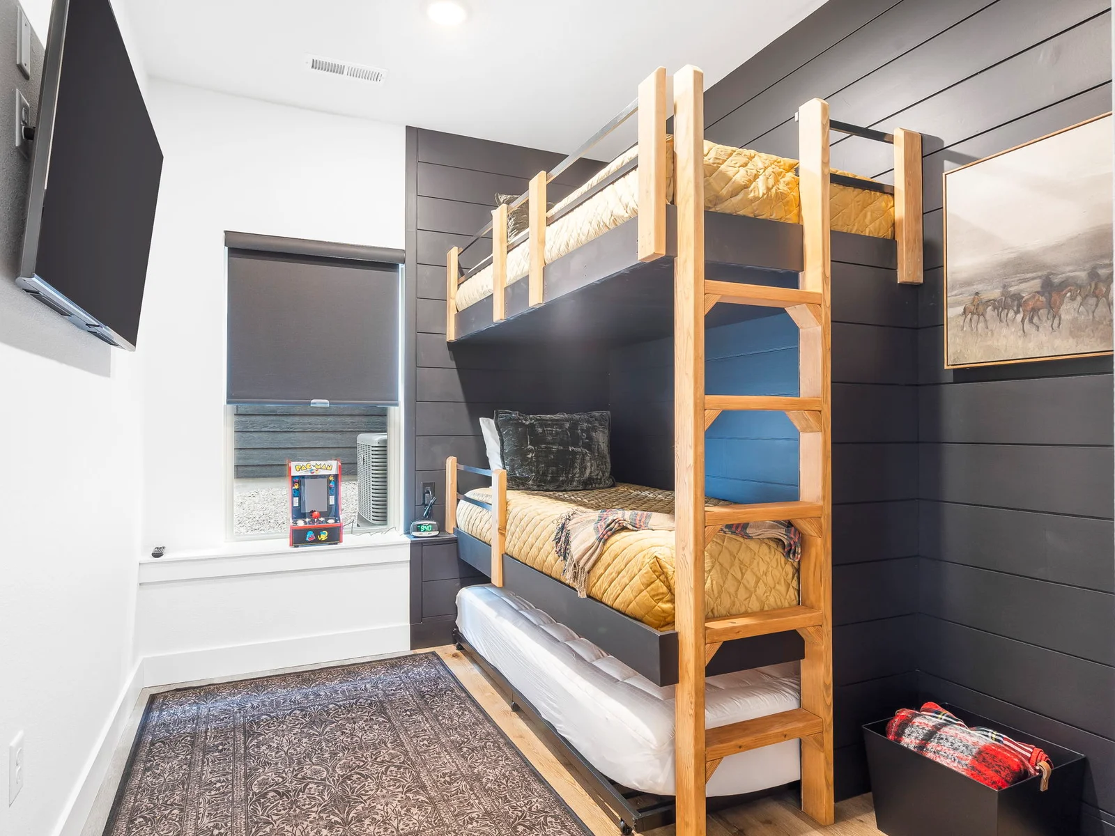 Lower level bunk room-sleeps 3