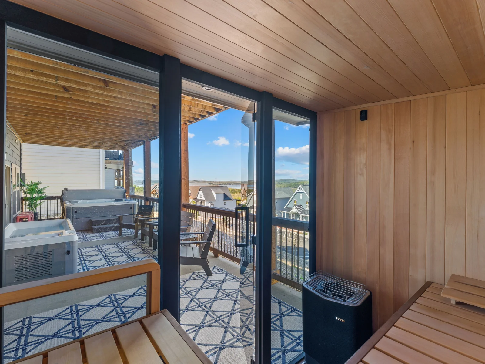 Wellness porch. 4-person Swedish Sauna by Tylo.