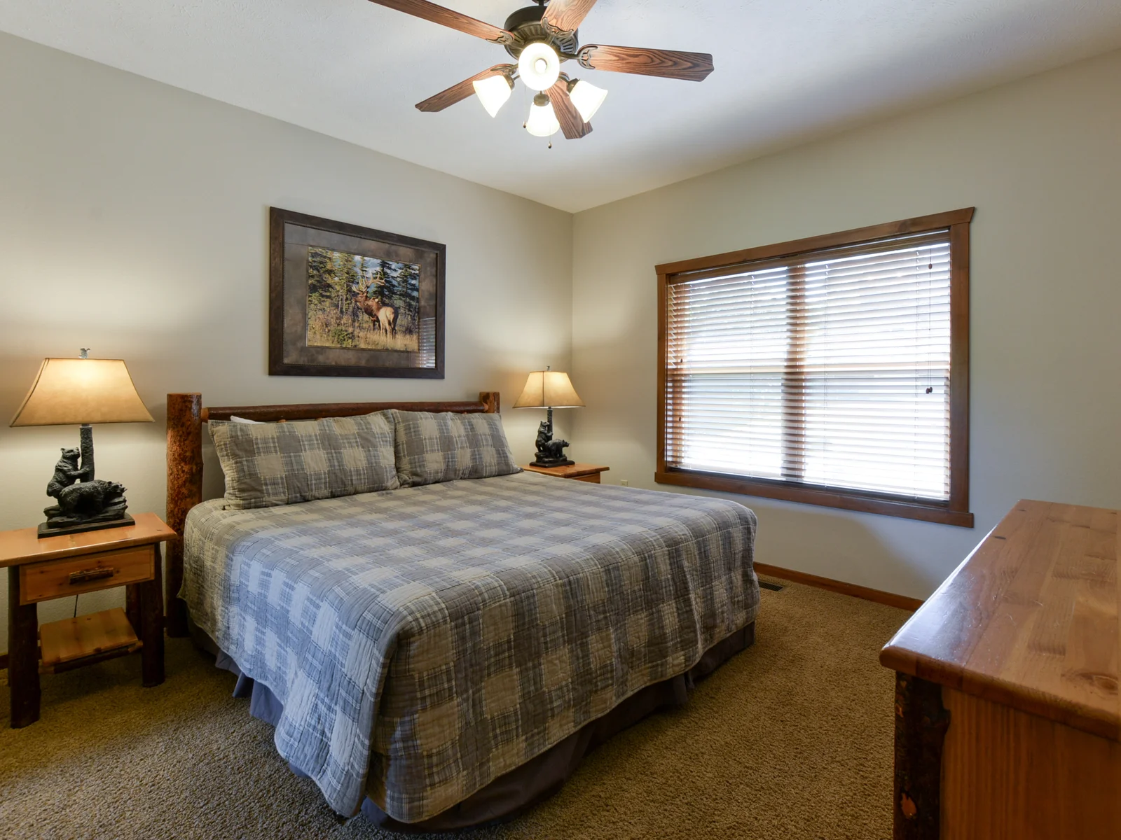 www.VanessasVacationHomes.com