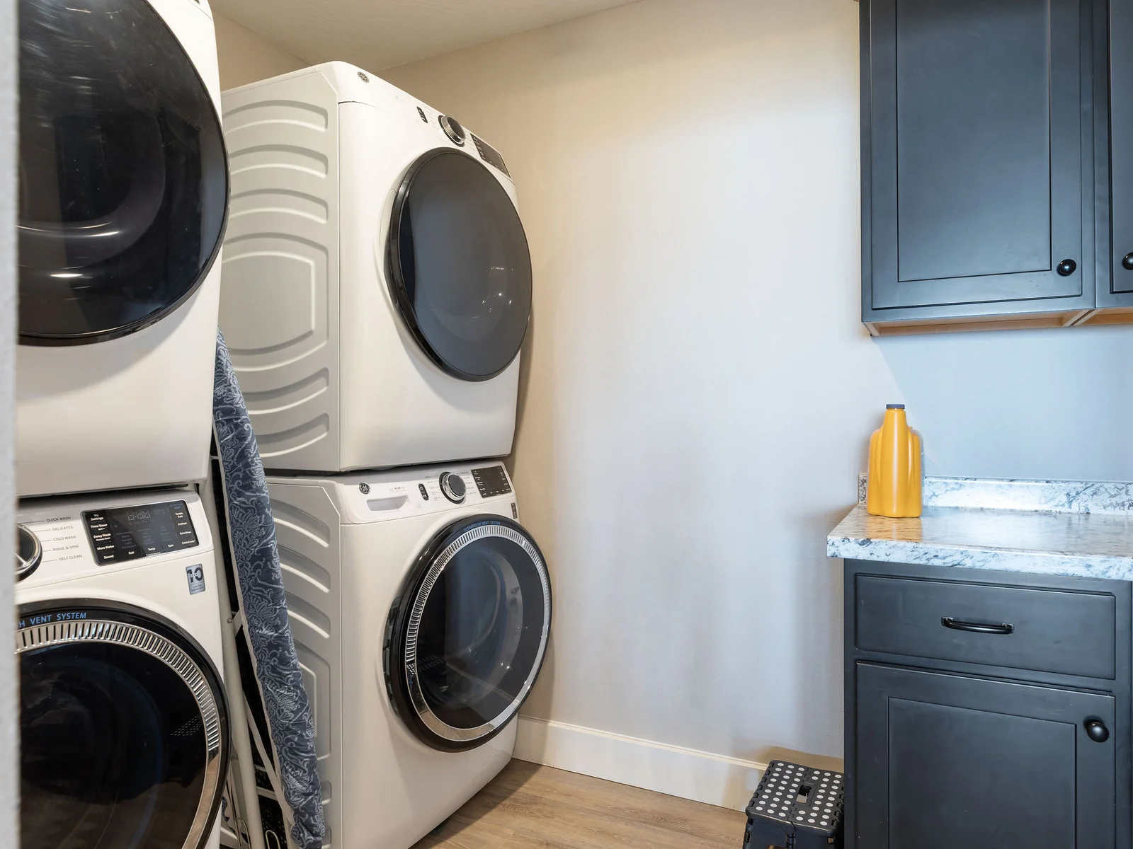 Double washer and dryer set!