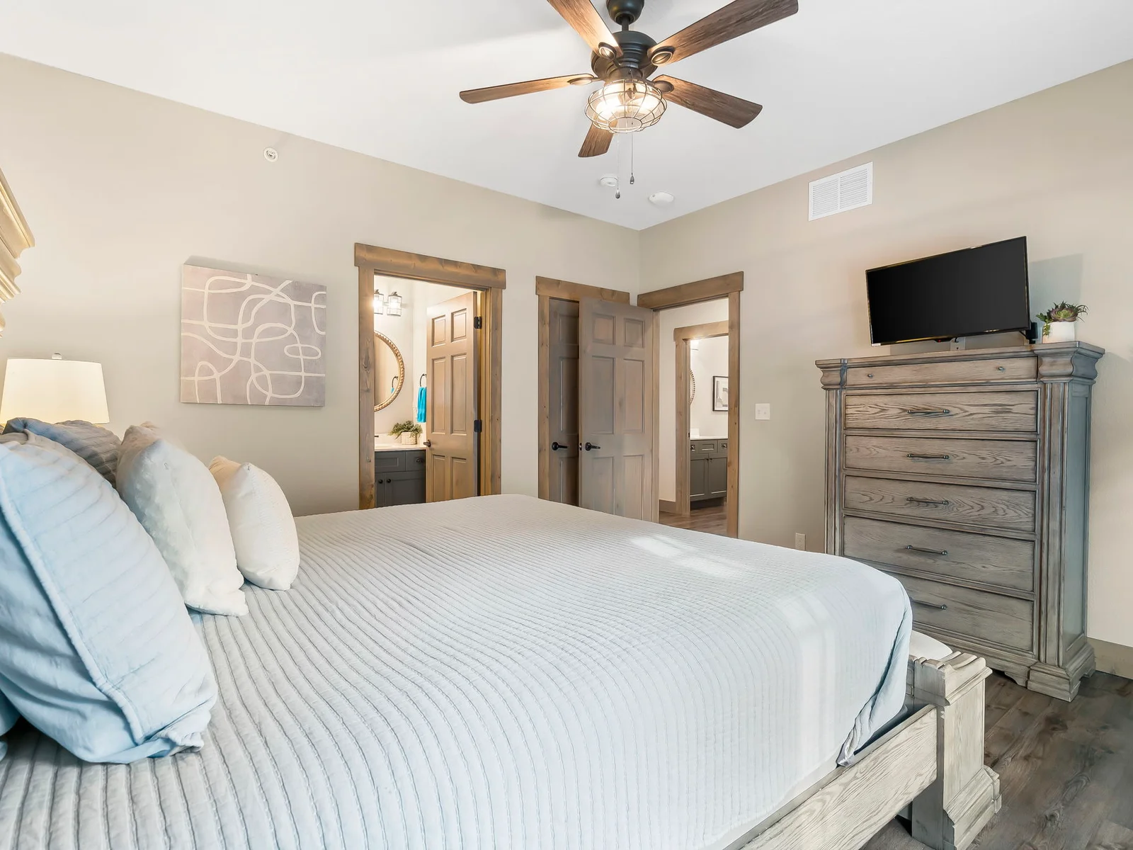 Main level King bedroom #2 with ensuite bathroom!