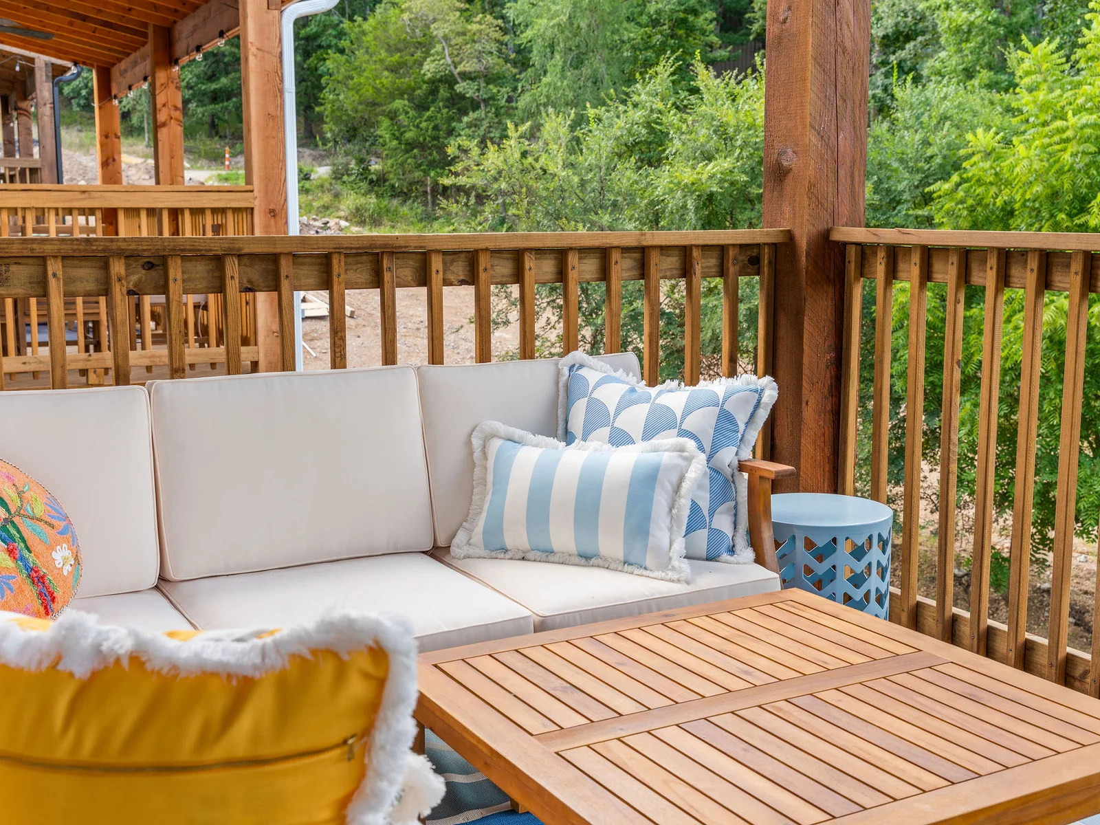 Step outside and let the Ozark peace do its magic. 🌿✨