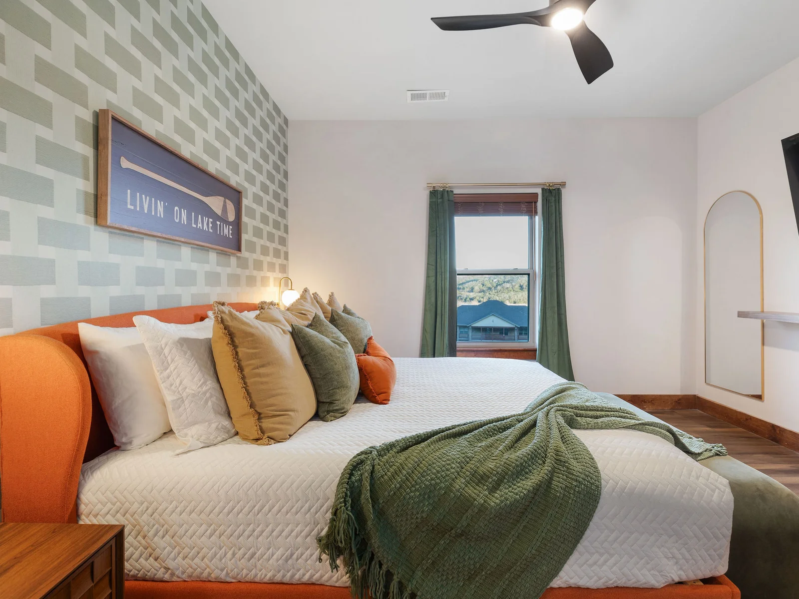 lower level King bed #3 w/ ensuite bath