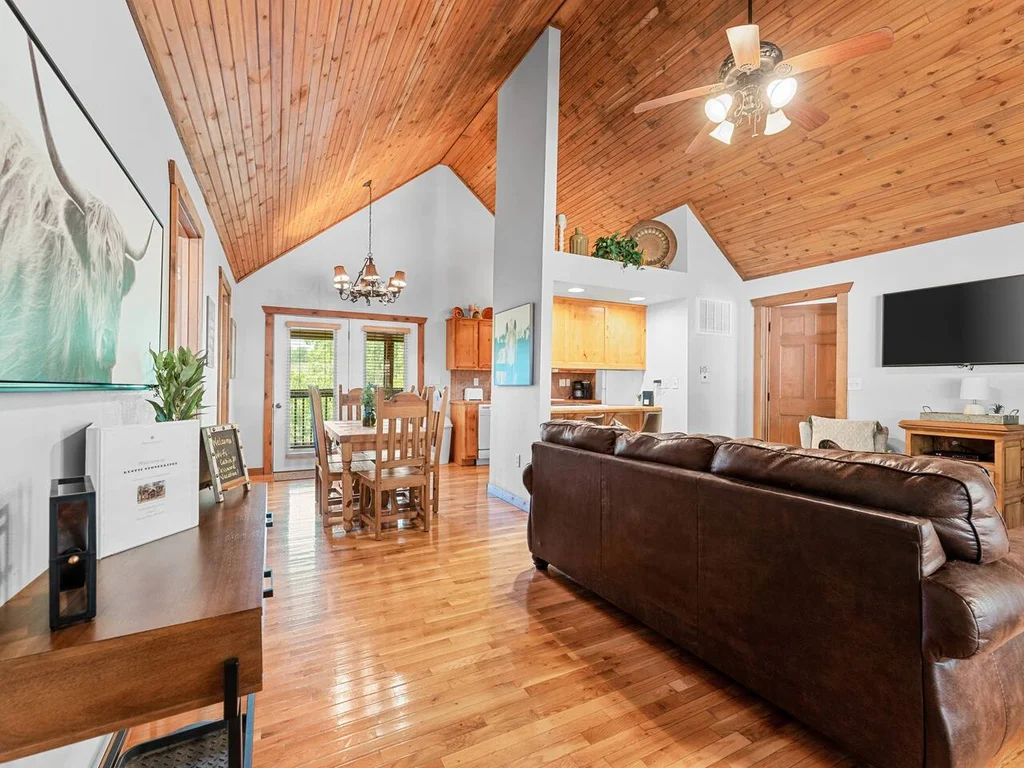 Rustic Stonebridge in Branson West, MO