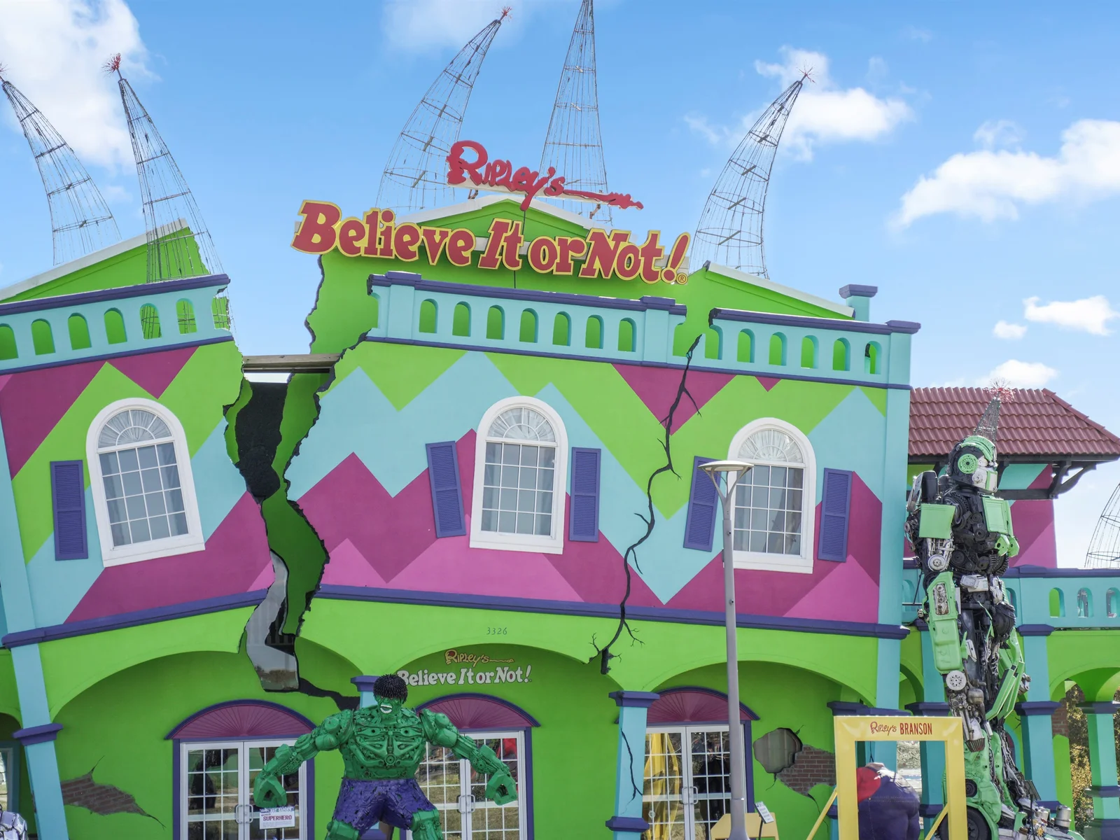 Just minutes away are amazing entertainment locations!