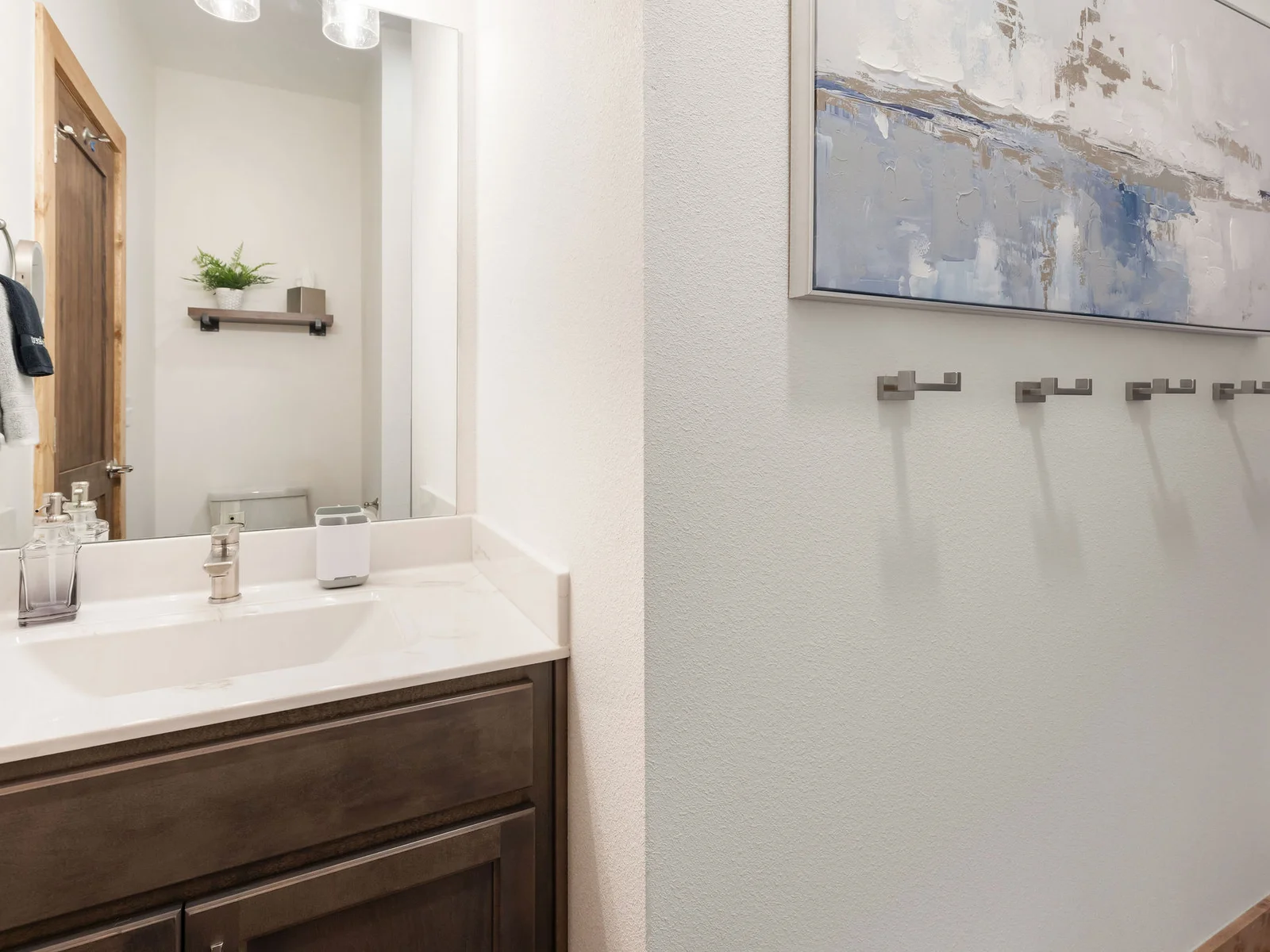 King bed #2 ensuite bath