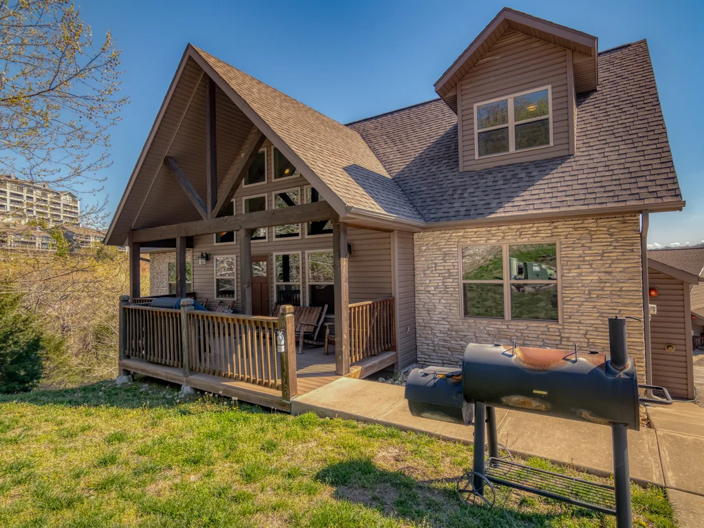 Whiskey River Lodge
