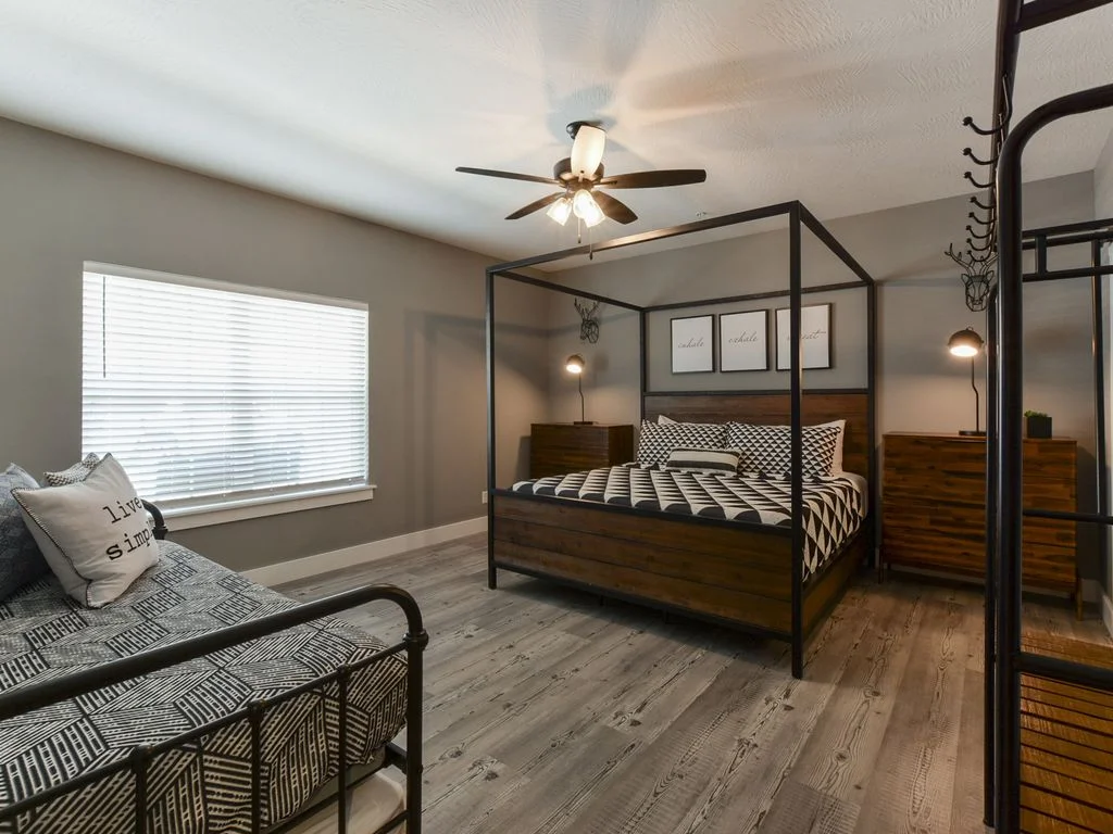 Includes day bed with trundle