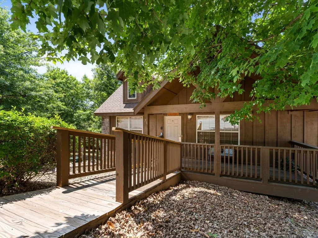 Cozy Stonebridge in Branson West, MO