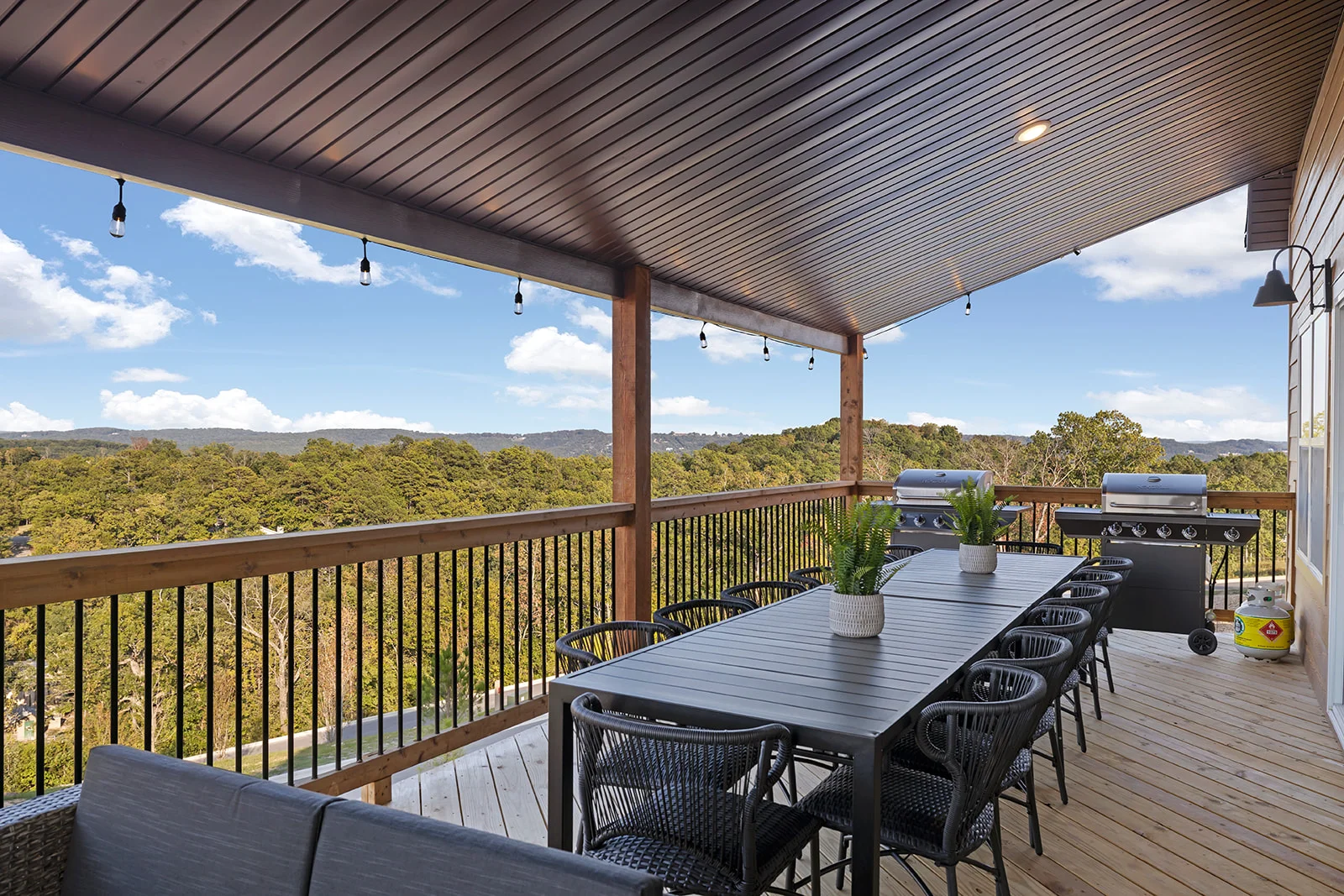 Relax on the back and grill out for the family!