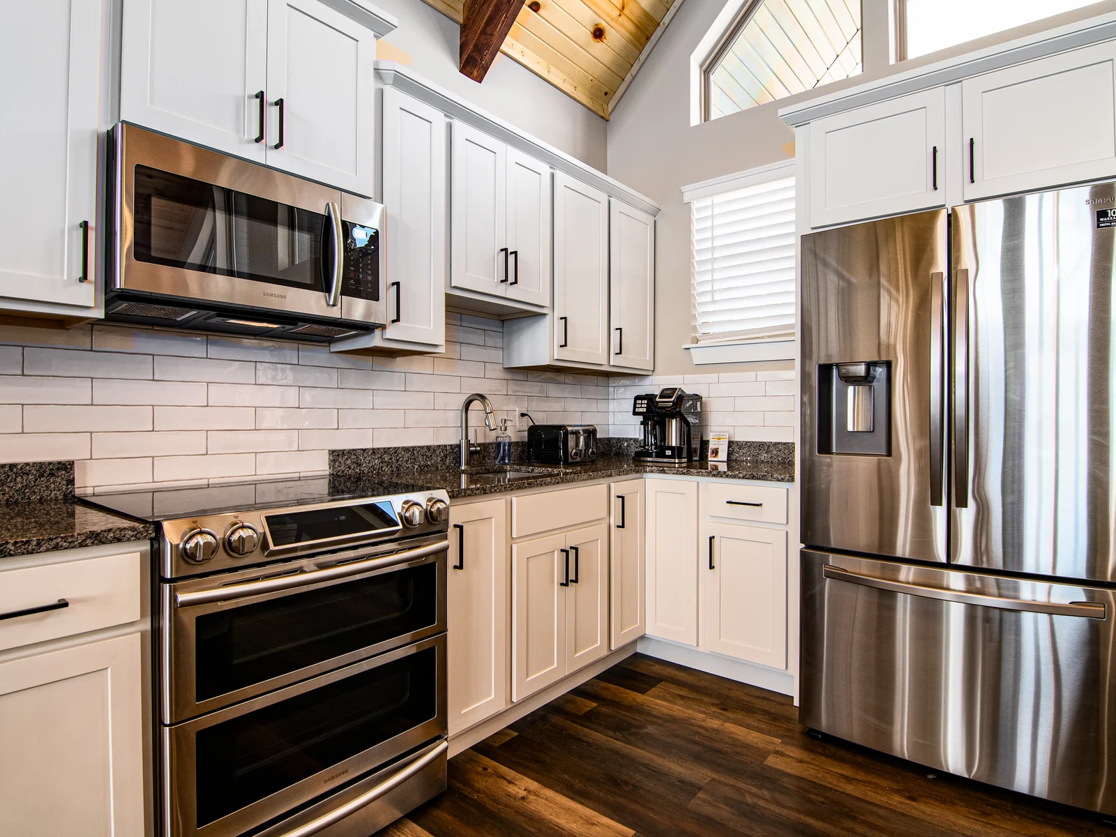 Fully stocked kitchen, just bring your food!!